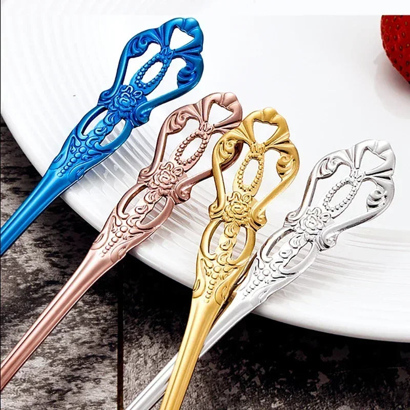 Golden Stainless Steel Cutlery Set Luxury Complete Dinnerware Set Royal Spoon Forks European Gift Box Retro Christmas Tableware
