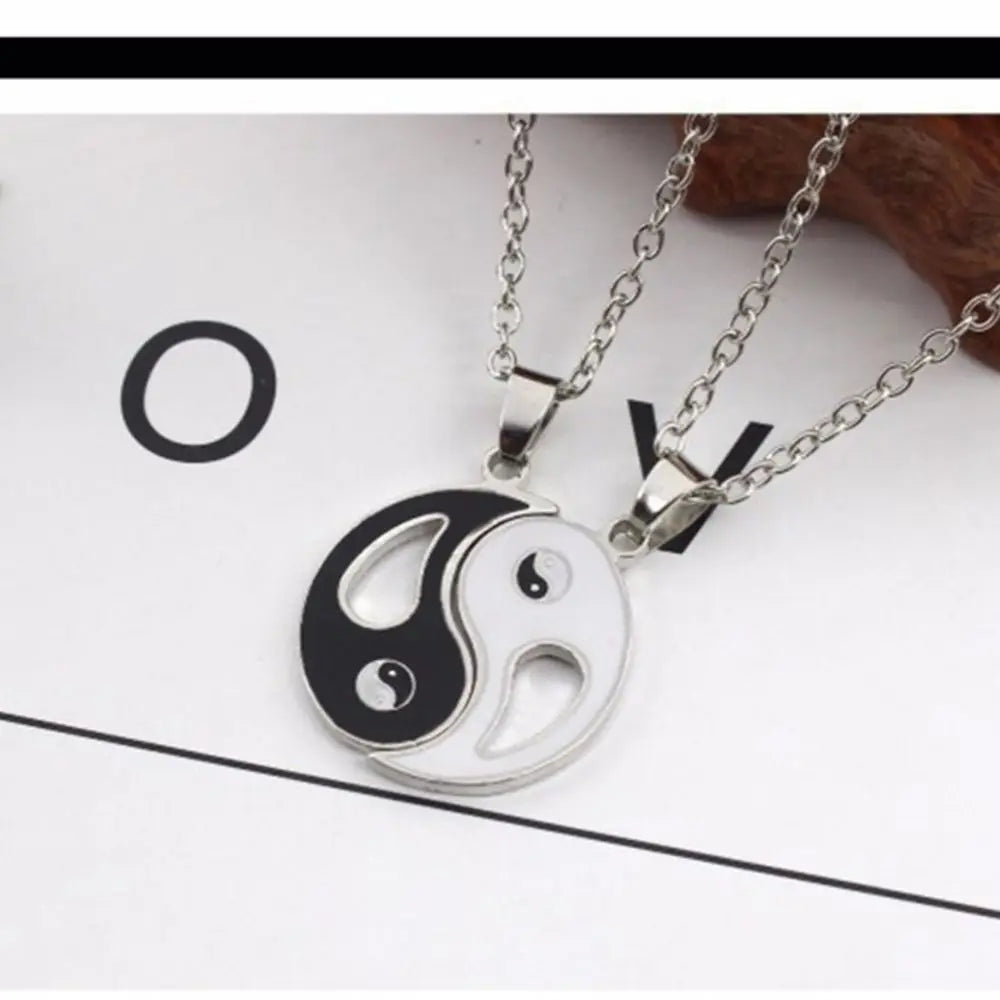 Hot Sale Couple Necklace 2 Piece Set Best Friend Necklace Choker Bff Alloy Pendant Necklace Men And Women Jewelry Gifts