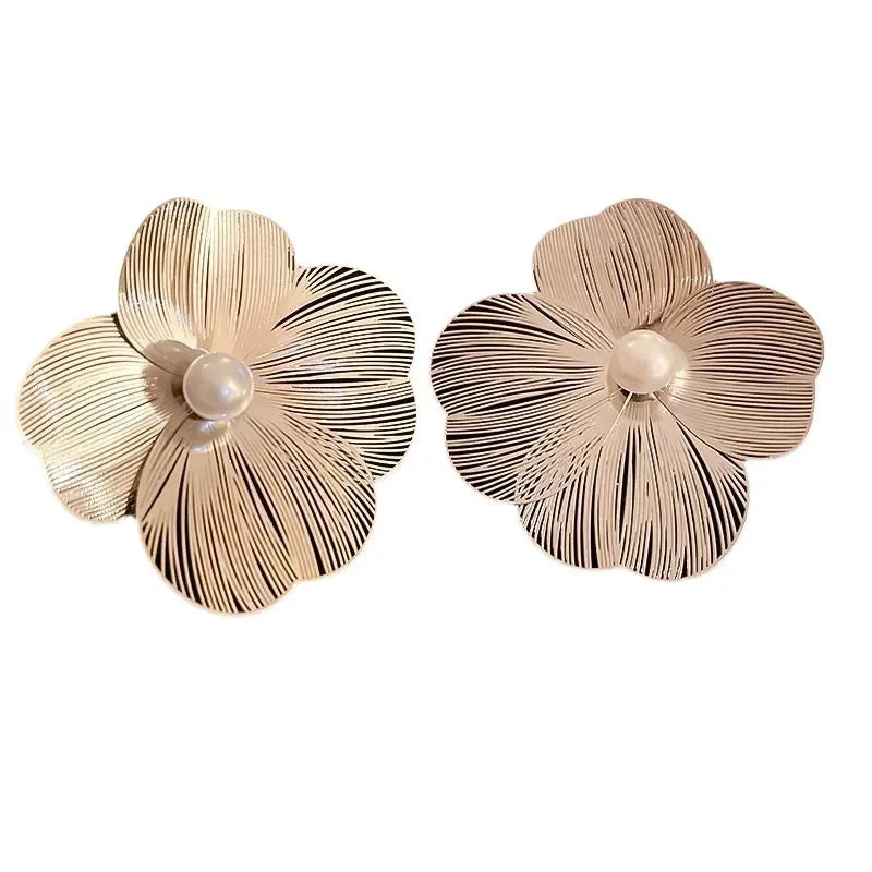 Exaggerated Hollow Metal Style Pearl Flower Earrings for Women Fashionable Simple Daily Accessories Party Jewelry Birthday Gifts