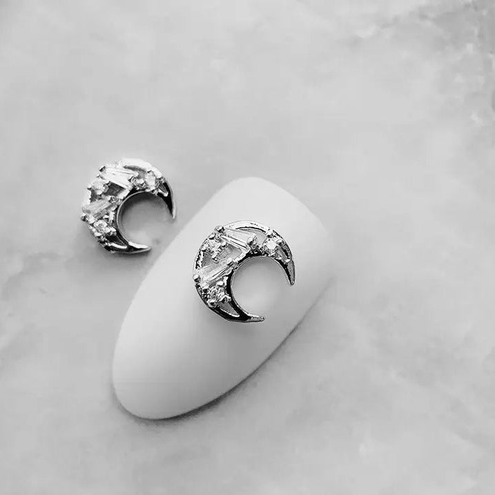 10pcs Saturn Planet Moon Nail Charms Jewelry Luxury Nail Parts Gems Stones Crystal Rhinestones Nail Art Decoration Accessories