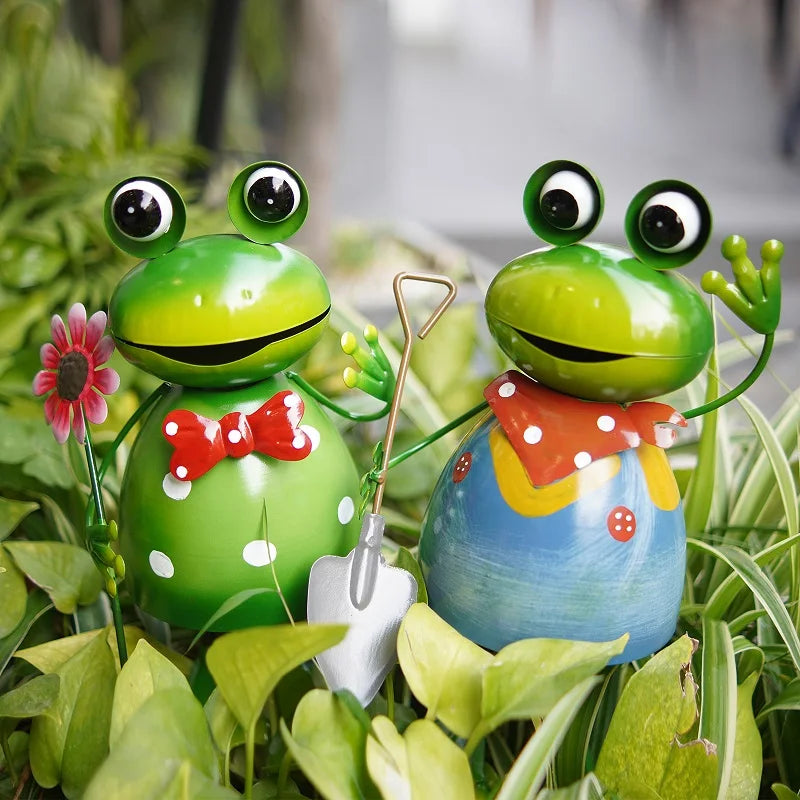 Garden Frog Statue Outdoor Decor Cute Metal Frog Yard Art Sculpture 3D Spring Frog Figurine Garden Statue for Lawn Patio
