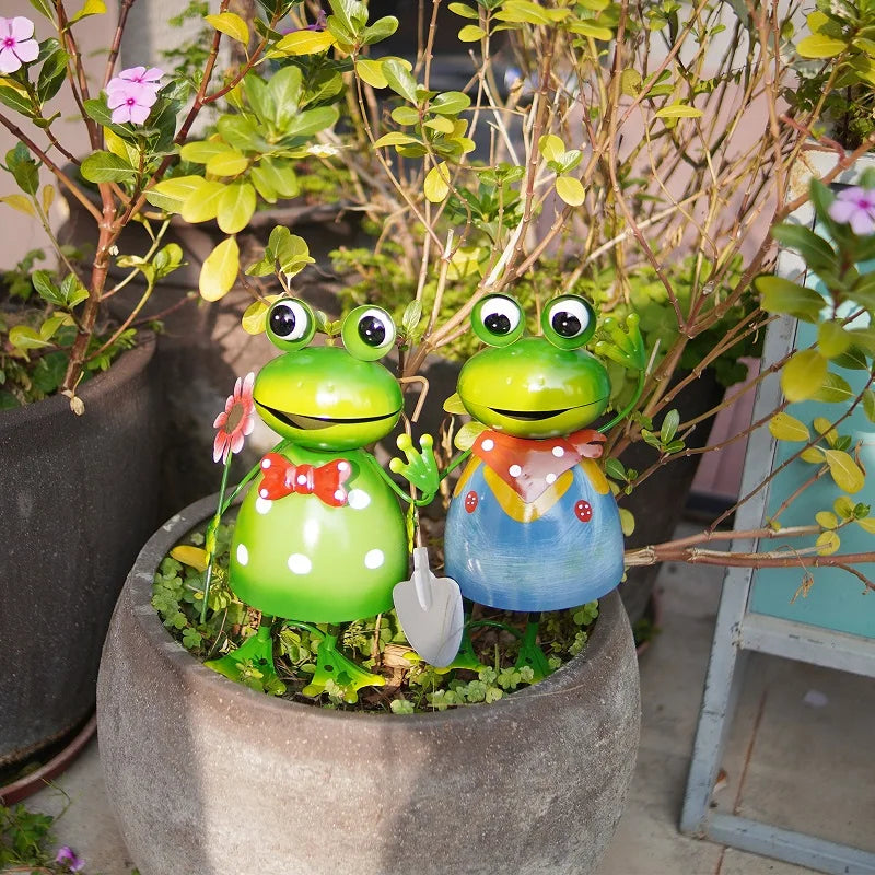 Garden Frog Statue Outdoor Decor Cute Metal Frog Yard Art Sculpture 3D Spring Frog Figurine Garden Statue for Lawn Patio