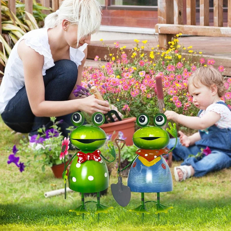 Garden Frog Statue Outdoor Decor Cute Metal Frog Yard Art Sculpture 3D Spring Frog Figurine Garden Statue for Lawn Patio