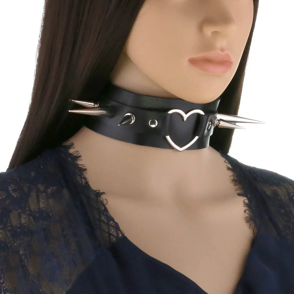 Punk Fashion Spiked Leather Choker Handmade Heart Collar Necklace Women Girls Buckle Style Goth Accessories