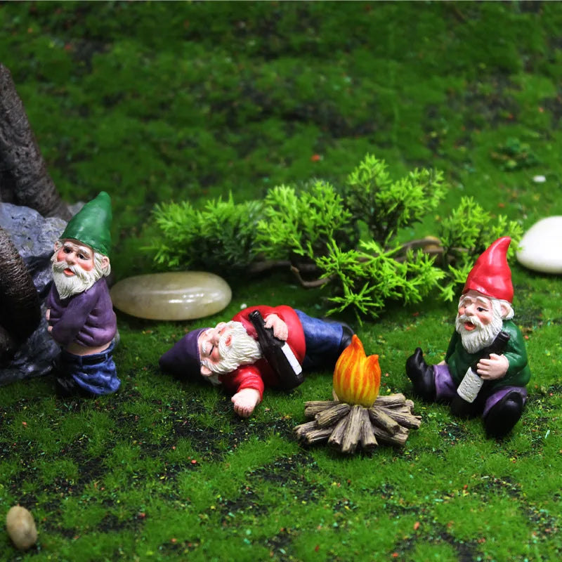 1 PCS Fairy Garden Tiny Gnomes Statue Resin Garden Courtyard Ornaments Resin Micro Landscape Outdoor Miniature Figurine Decor