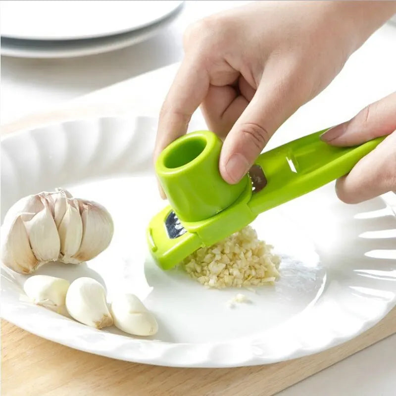 1 Pack Mini Garlic Grinder Creative Garlic Press Kitchen Garlic Mash Manual Garlic Mashing Green Kitchen Gadgets