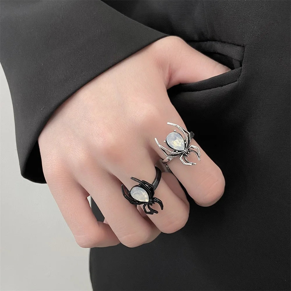 Gothic Punk Spider Rings For Women Men Vintage Insect Animal Ring Crystal Stone Opening Ring Halloween Party Jewelry Gift