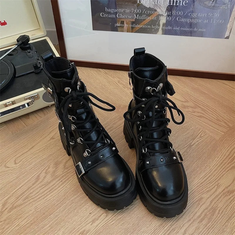 Fashion New Women's Biker Boots Patent Leather Breathable Zipper Lolita Platform Boots 2023 Winter New Retro Gothics Boots