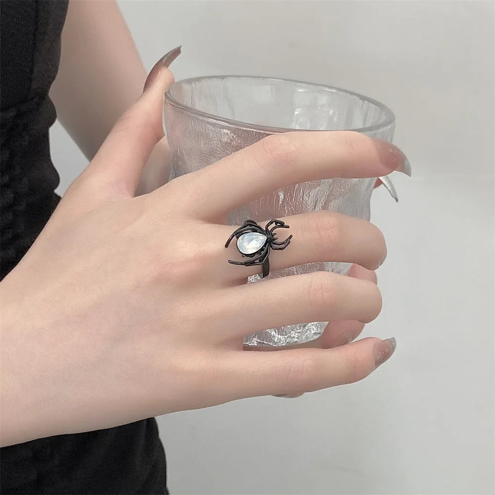 Gothic Punk Spider Rings For Women Men Vintage Insect Animal Ring Crystal Stone Opening Ring Halloween Party Jewelry Gift