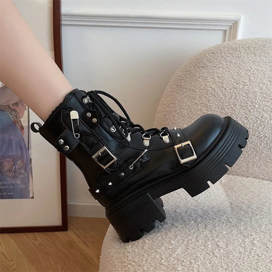 Fashion New Women's Biker Boots Patent Leather Breathable Zipper Lolita Platform Boots 2023 Winter New Retro Gothics Boots