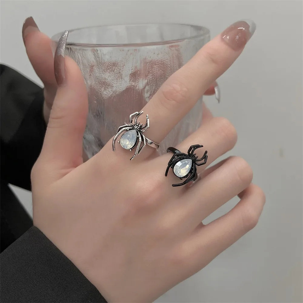 Gothic Punk Spider Rings For Women Men Vintage Insect Animal Ring Crystal Stone Opening Ring Halloween Party Jewelry Gift