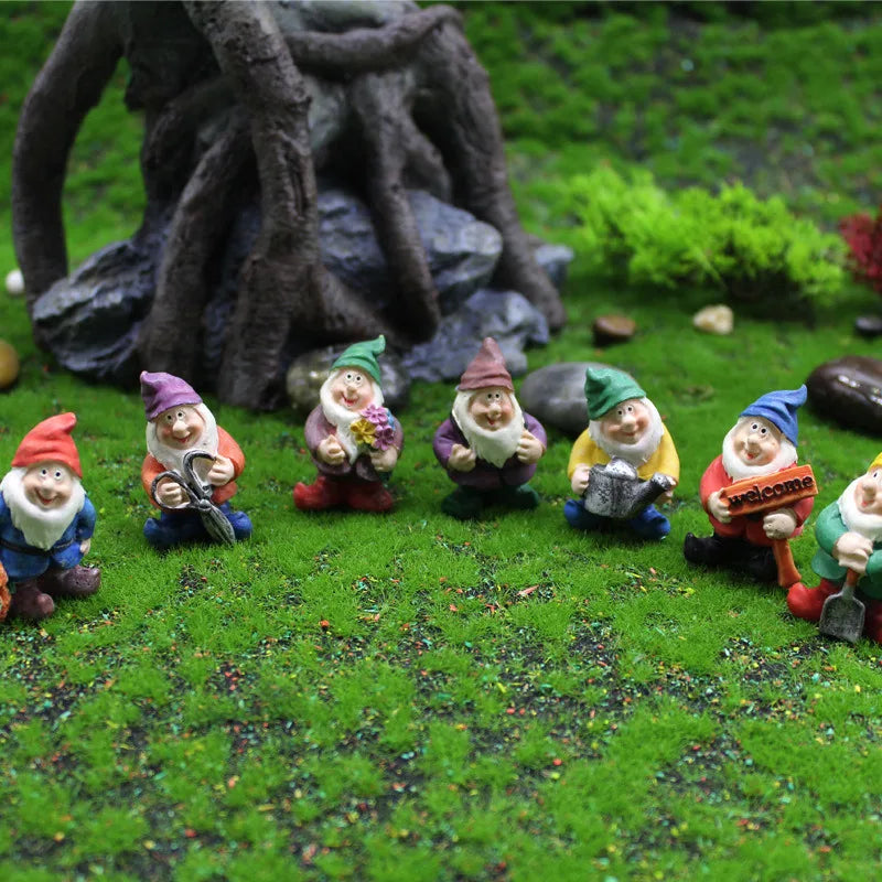 1 PCS Fairy Garden Tiny Gnomes Statue Resin Garden Courtyard Ornaments Resin Micro Landscape Outdoor Miniature Figurine Decor