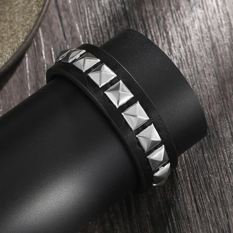 Gothic Punk Unisex PU Leather Bracelet Multilayers Rock Spikes Rivet Chains Bracelet for Women Men' Friends Jewelry