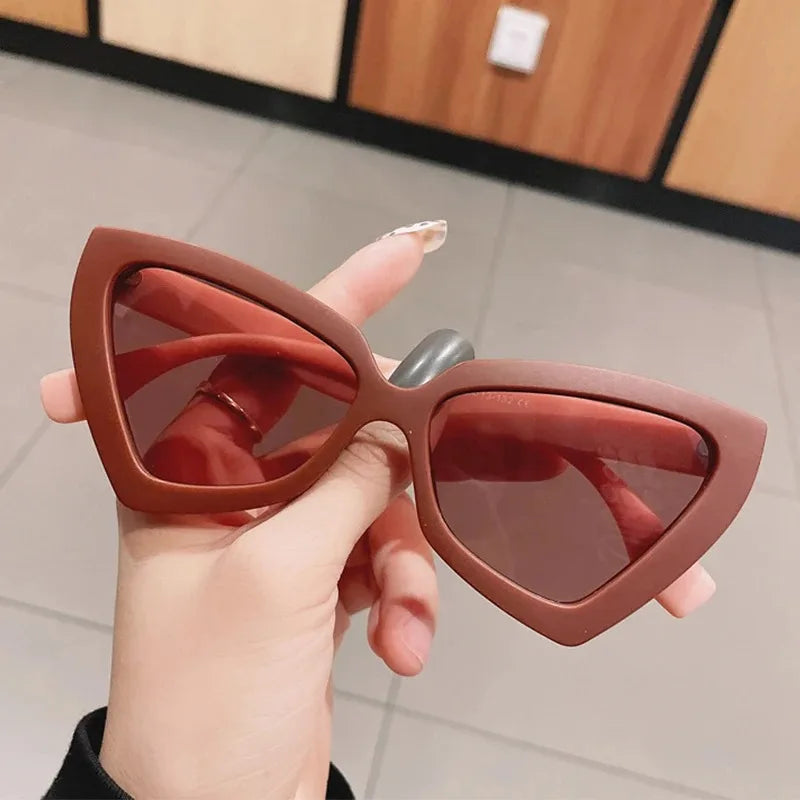 INS Cat Eye Sunglass Trendy Female Eyewear Luxury Brand Designer Popular Women Travelling Sun Shades Glasse