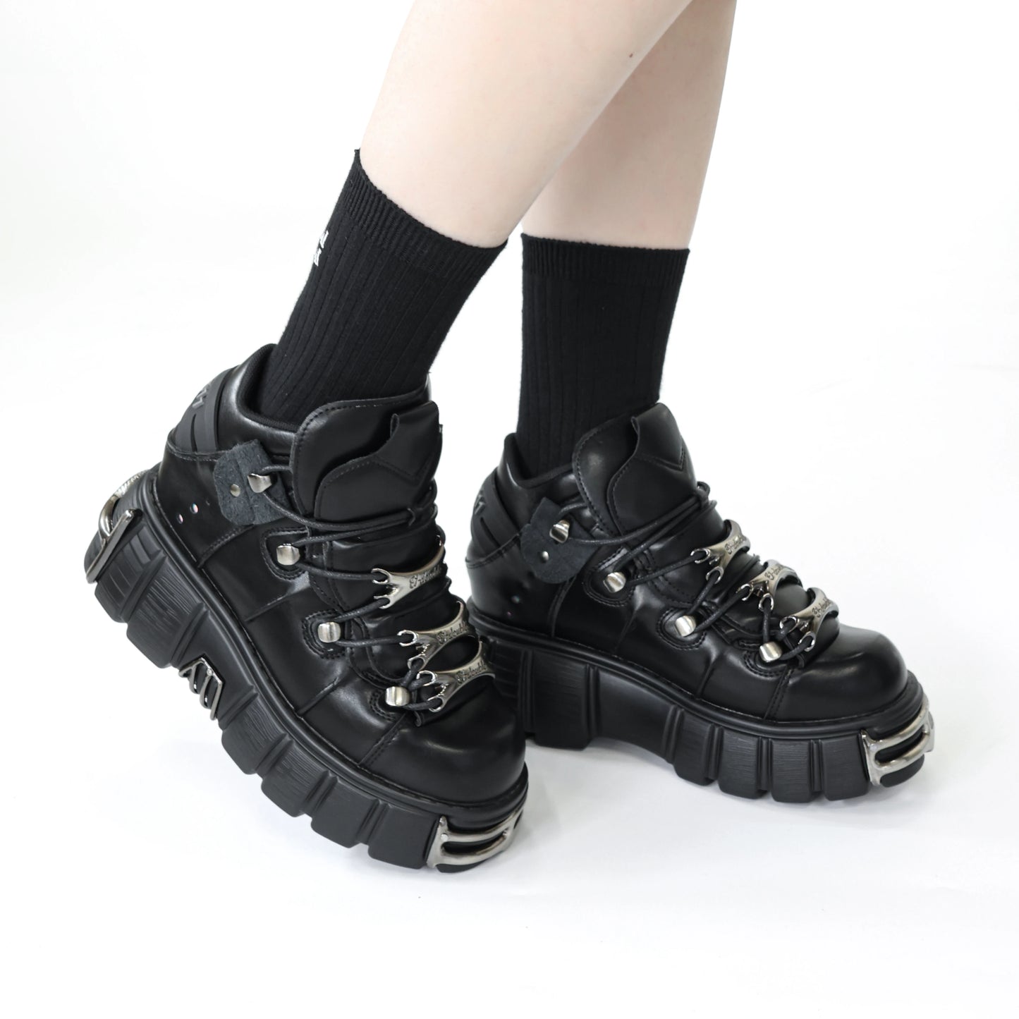 2024 New Brand Punk Style Women Shoes Lace-up heel height 6CM Platform Shoes Woman Rock Boots Metal Decor Woman Sneakers